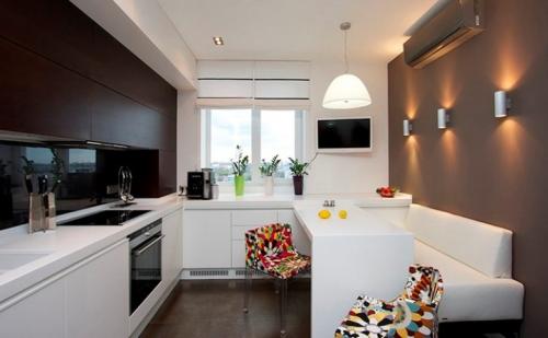 Кухня с диваном 14 метров. Подходящие виды планировки – 3 варианта