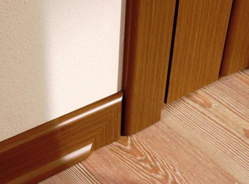 Как правильно подобрать плинтус для пола по цвету. Сочетания с полом 07