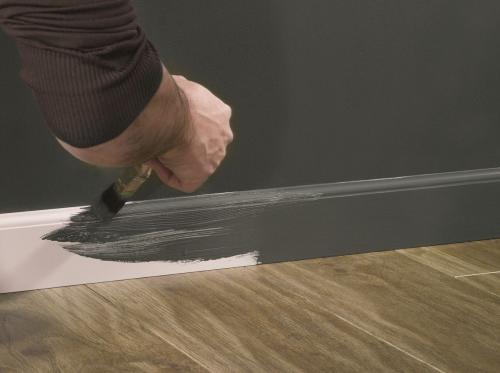 Плинтус темнее пола. Как должны сочетаться плинтус и пол в интерьере [7 советов от дизайнера]