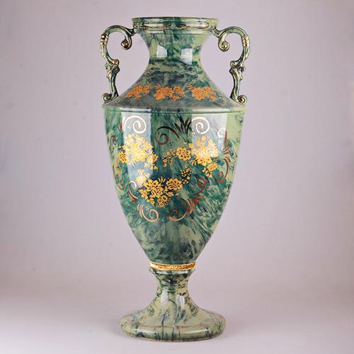 Напольные вазы в интерьере прихожей. По материалу изготовления