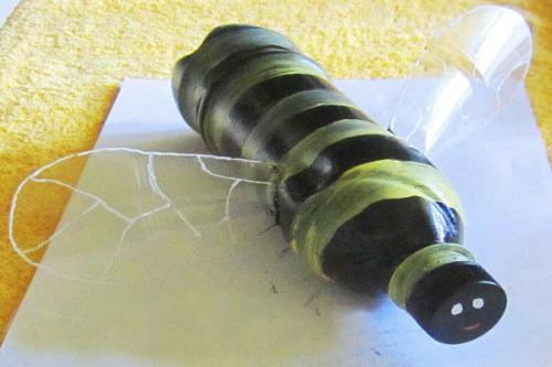 Пчела из пластиковых бутылок своими руками. Медоносная пчела из пластиковой бутылки