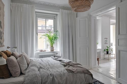 Белоснежная квартира в Гётеборге с теплыми и холодными акцентами 08