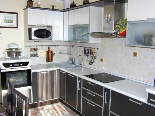 Кухни пластик в алюминиевом профиле. Кухни пластик в алюминиевой рамке 14 Кухни пластик в алюминиевом профиле. Кухни пластик в алюминиевой рамке 14