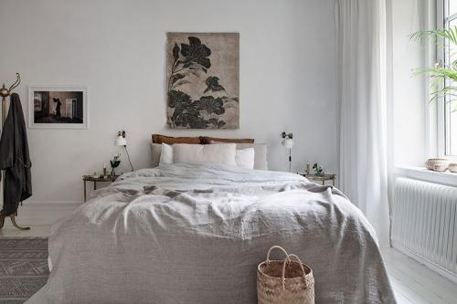 Белоснежная квартира в Гётеборге с теплыми и холодными акцентами 05