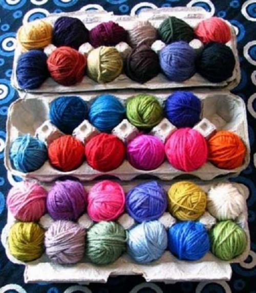 Что можно сделать из коробки из под яиц. Оригинальные поделки, которые можно смастерить из обычных картонок для яиц