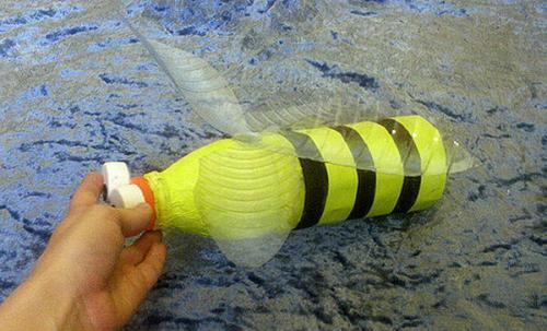 Пчела из пластиковых бутылок своими руками. Медоносная пчела из пластиковой бутылки