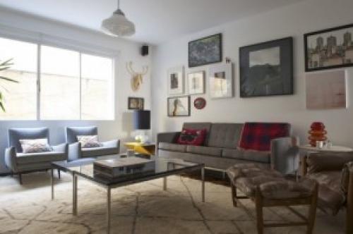 Рисунок на стене в гостинной. Дизайнерский стиль и оформление стен