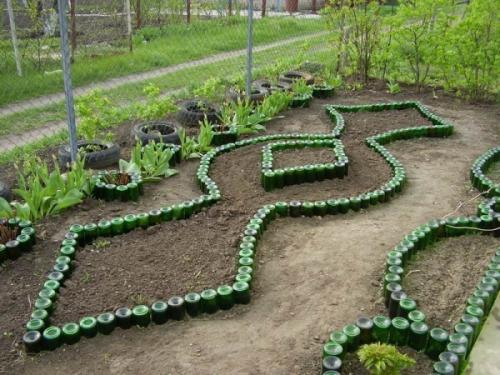 Клумба из бутылок пластиковых своими руками. Как сделать ограждение своими руками?