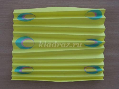 Как сделать павлина из бутылок пластиковых. Видео-уроки 28