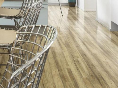 Можно ли стелить ламинат на кухне. Стоит ли класть ламинат на кухне