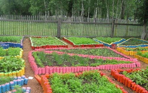 Клумба из бутылок пластиковых своими руками. Как сделать ограждение своими руками? 11