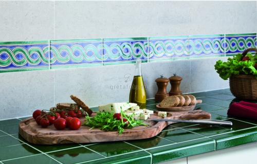 Майолика плитка. Как использовать майолику в интерьере ванной и кухни