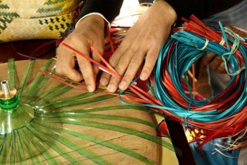 Веревка из бутылок для шпалеры. Веревка из пластиковой бутылки. Производство и применение