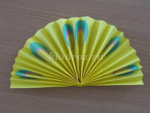 Как сделать павлина из бутылок пластиковых. Видео-уроки 30