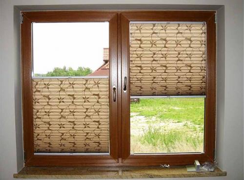 Что повесить на окно на первом этаже. Как лучше оформить окна на первом этаже?