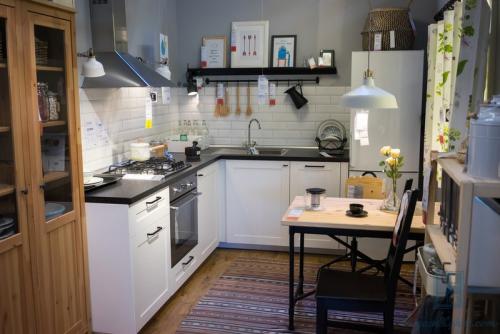 Как расставить на кухне мебель. Какую планировку выбрать