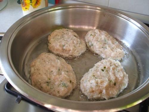 Что добавить для сочности в котлеты. Пошаговое приготовление 04