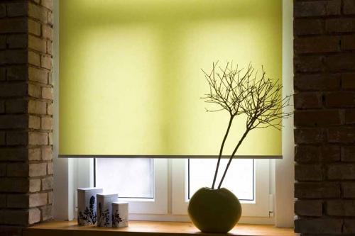 Что повесить на окно на первом этаже. Как лучше оформить окна на первом этаже?