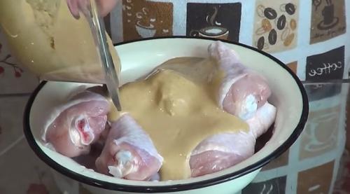 Куриные ножки с хрустящей корочкой в духовке. Куриные ножки в духовке с картошкой