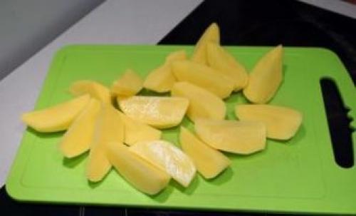 Курица с хрустящей корочкой в духовке с картошкой. Курица с картофелем в духовке просто и со вкусом