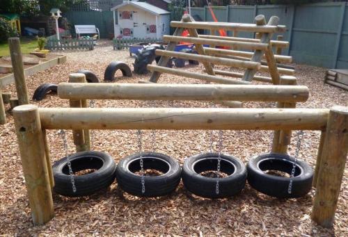 Поделки своими руками из подручных материалов для детского сада. Поделки из автомобильных покрышек (фото)