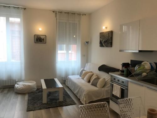 Как разместить мебель в однокомнатной квартире. Способы экономии пространства 14