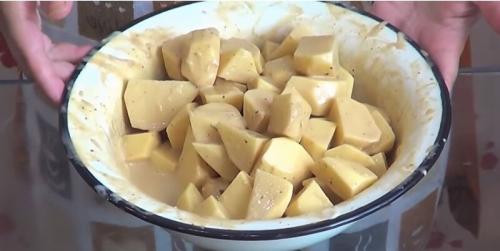 Куриные ножки с хрустящей корочкой в духовке. Куриные ножки в духовке с картошкой