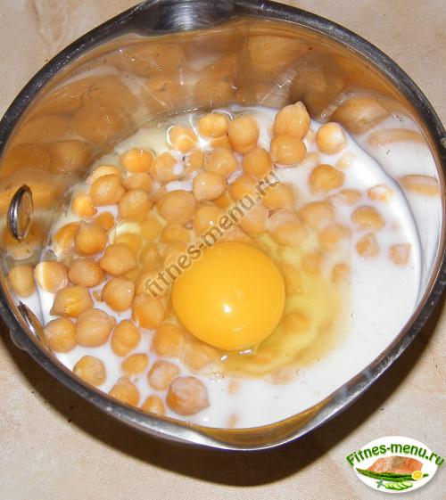 Запеканка из нута с тунцом и луком-пореем