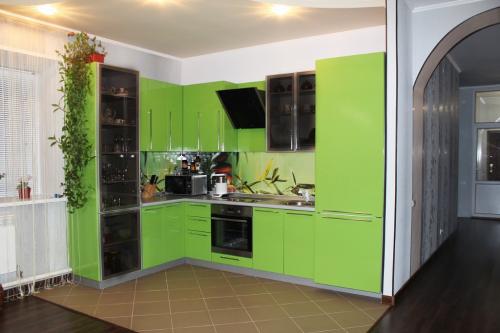 Обои для кухни зеленые. Где рекомендовано использовать цвет