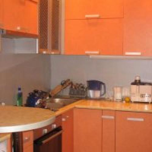 С каким цветом сочетается оранжевый в интерьере. Оранжевый цвет в интерьере сочетание. 50 вариантов. фото 17