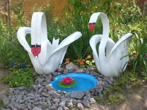 Фигурка лебедя из шпаклевки и пластиковой бутылки для сада своими руками.