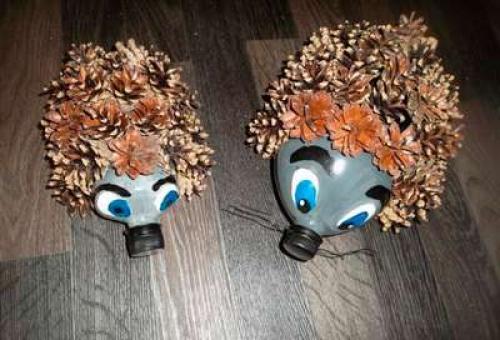 Как сделать ежа из пластиковой бутылки. Ежик из шишек и пластиковой бутылки 03