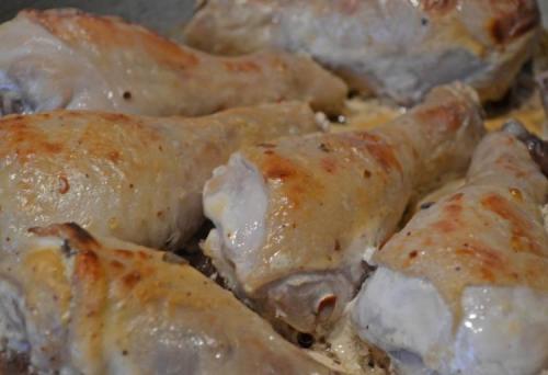 Куриные ножки с хрустящей корочкой в духовке. Куриные ножки со сметаной запеченные в духовке с хрустящей корочкой