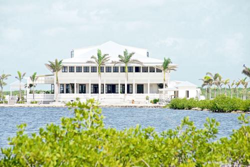 Райские домики на берегу от Starr Sanford Design 11