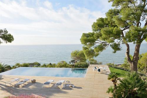 Когда бассейн становится украшением загородного жилья 14