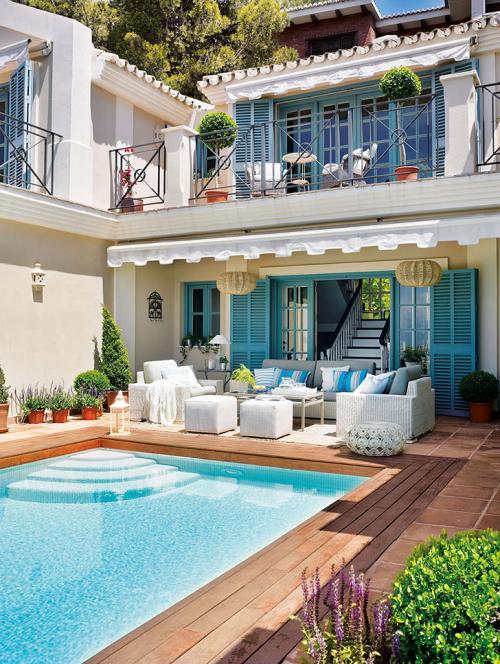 Когда бассейн становится украшением загородного жилья 03