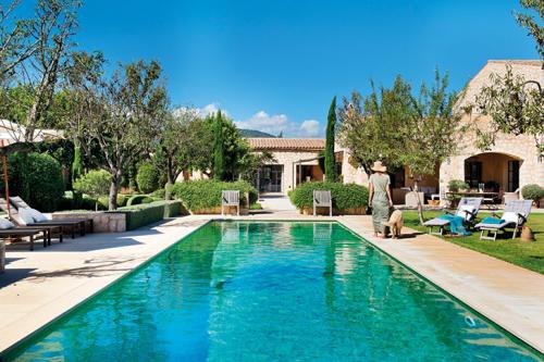 Когда бассейн становится украшением загородного жилья 13