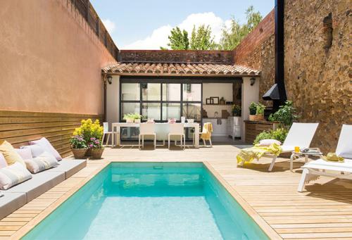 Когда бассейн становится украшением загородного жилья 12