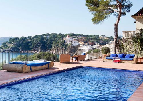 Когда бассейн становится украшением загородного жилья 11