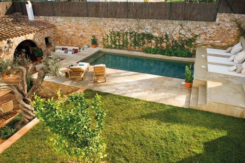 Когда бассейн становится украшением загородного жилья 09