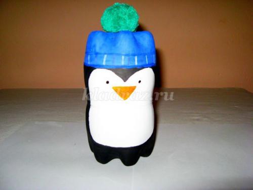 Пингвин из пластиковых бутылок