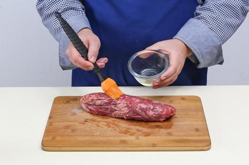 Вредно ли размораживать мясо в микроволновке. Самый быстрый способ разморозить мясо. Не микроволновка и не проточная вода
