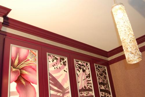 Потолочный плинтус в цвет стен. Как выбрать цвет потолочного плинтуса?