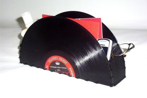 Панно из виниловых пластинок. 7 интерьерных обновок которые можно сделать из старых виниловых пластинок