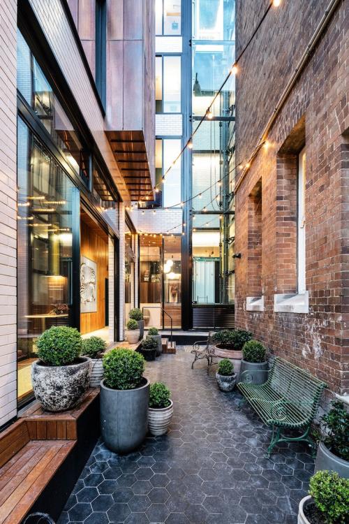 Бутик-отель Little Albion в здании бывшего монастыря в Сиднее 01