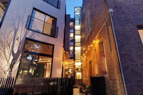 Бутик-отель Little Albion в здании бывшего монастыря в Сиднее 21