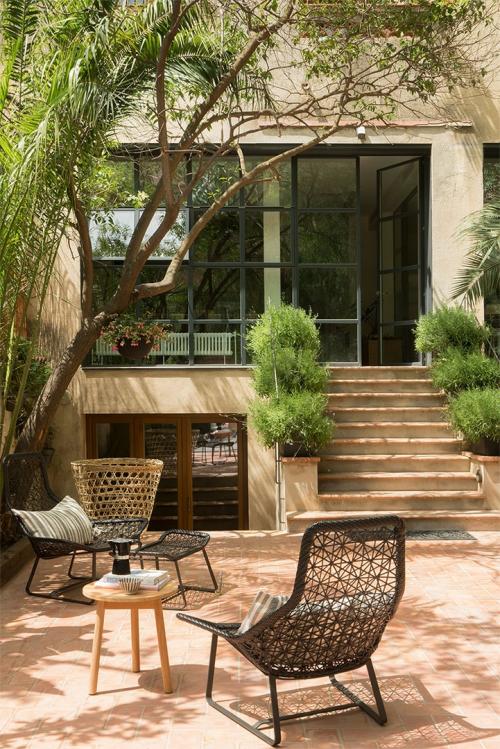 Современный дом с тропическим садом в Барселоне 24