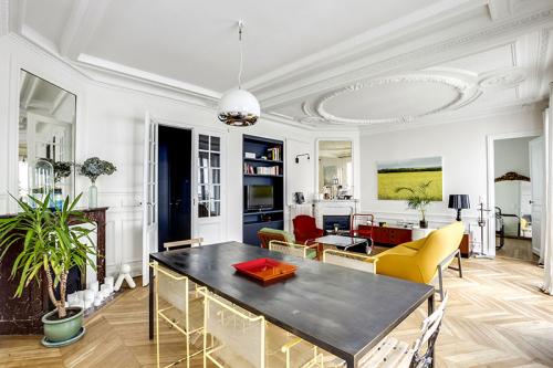 Классический декор, ретро мебель и минималистичный характер 01