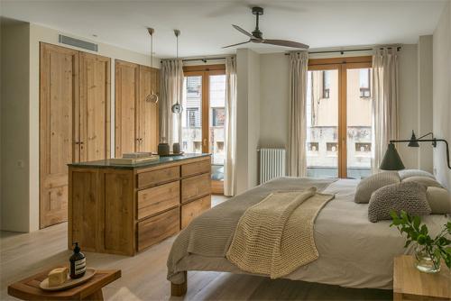 Современный дом с тропическим садом в Барселоне 17