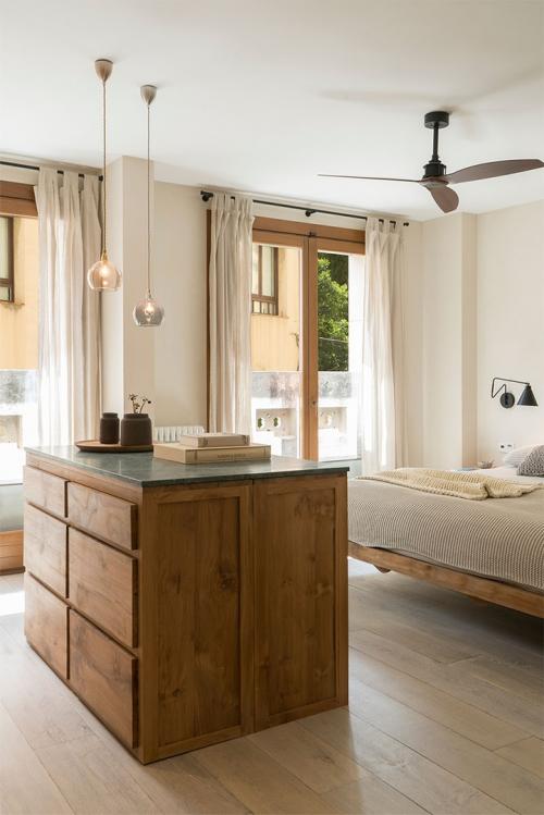 Современный дом с тропическим садом в Барселоне 16